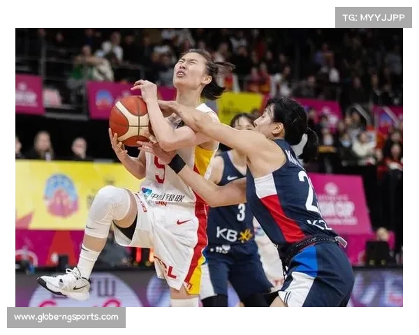 中国女篮力克日本夺亚洲杯前展现攻防韧性全力备战决赛 中国女篮力克日本夺亚洲杯前展现攻防韧性全力备战决赛